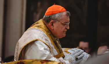 Cardinal Burke makes heartfelt call to pray for Pope Leo on day of installation