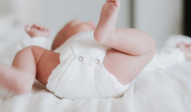 Pro-life diaper company announces prayer campaign for married couples hoping to start a family