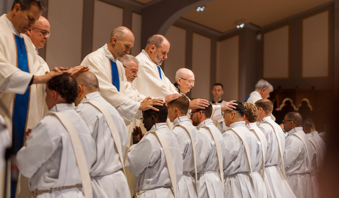 Virginia diocese’s surge in ordinations draws national coverage from AP