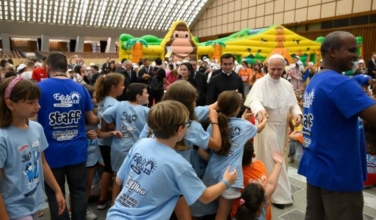 A little girl asked Pope Leo XIV if he went to Mass as a child, his face lit up 