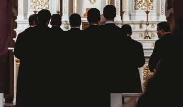Priests under 40 invited to fraternity initiative launched by Napa Institute