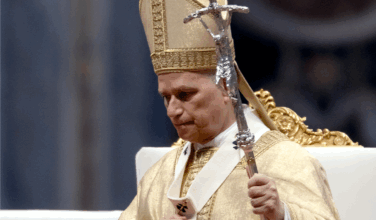 Pope Leo consoles, visits hospitalized Spanish teen pilgrim and family